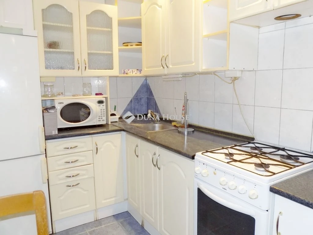 c3-2-name c2-20-name, Szombathely, Derkovits lakótelep, Rohonci út