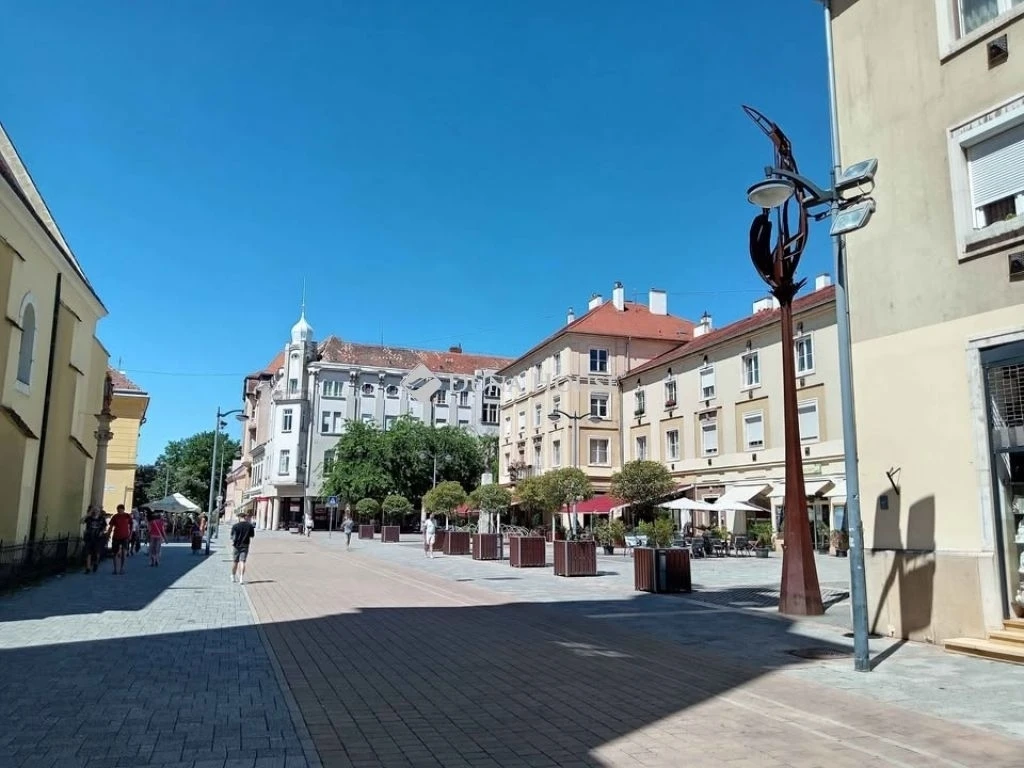 c3-1-name c2-19-name, Szombathely