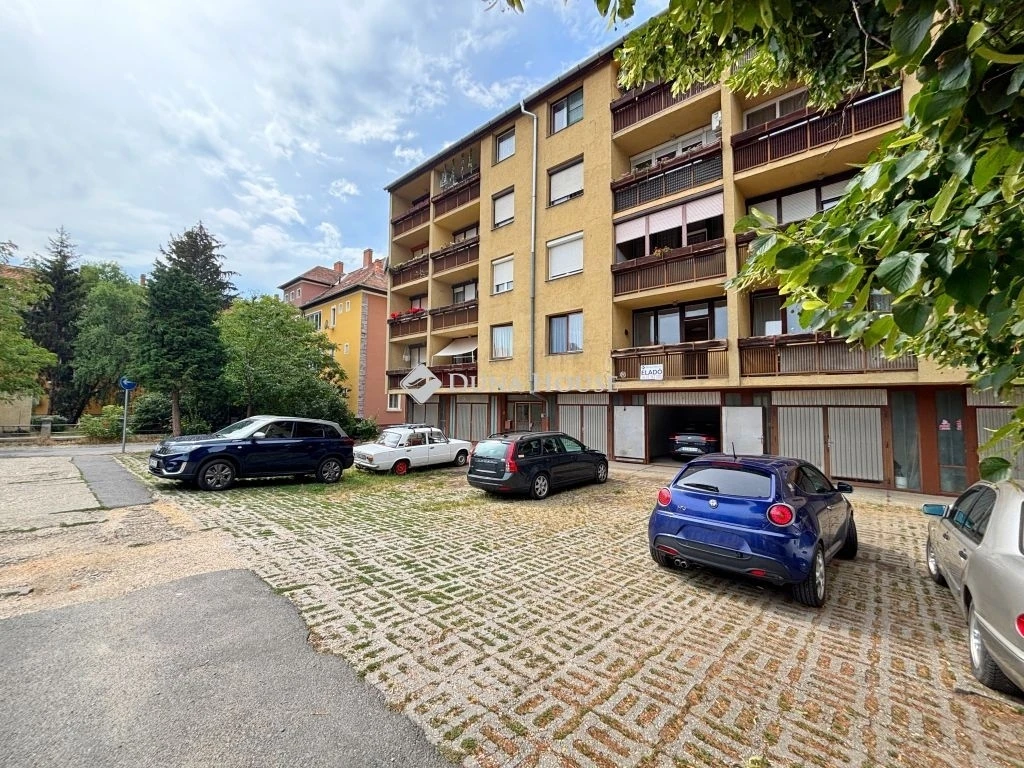 Eladó lakás, Szombathely