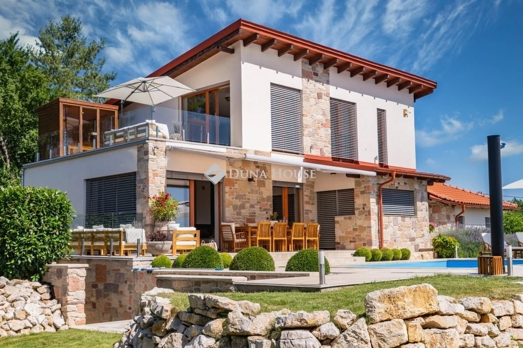 Eladó ház, Balatonalmádi