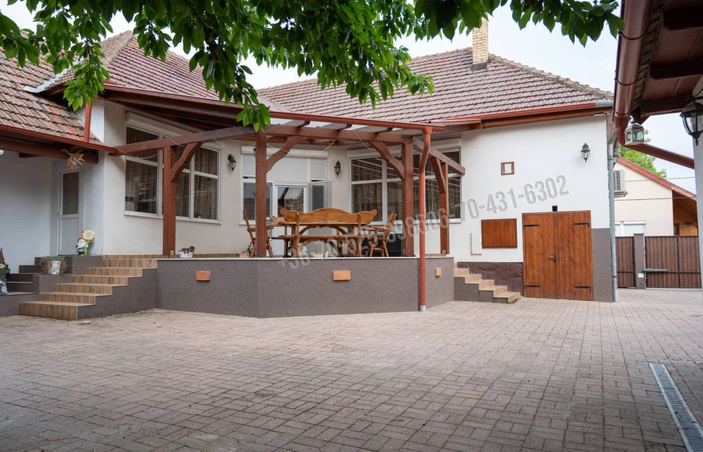 Eladó Családi ház, Ceglédbercel, 150nm, 104900000 Ft