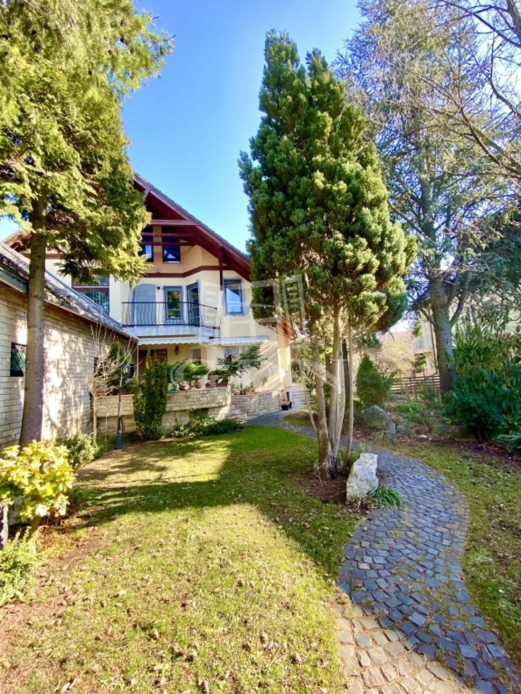 Eladó családi ház, Solymár, Györgyhegy, Impozáns családi ház