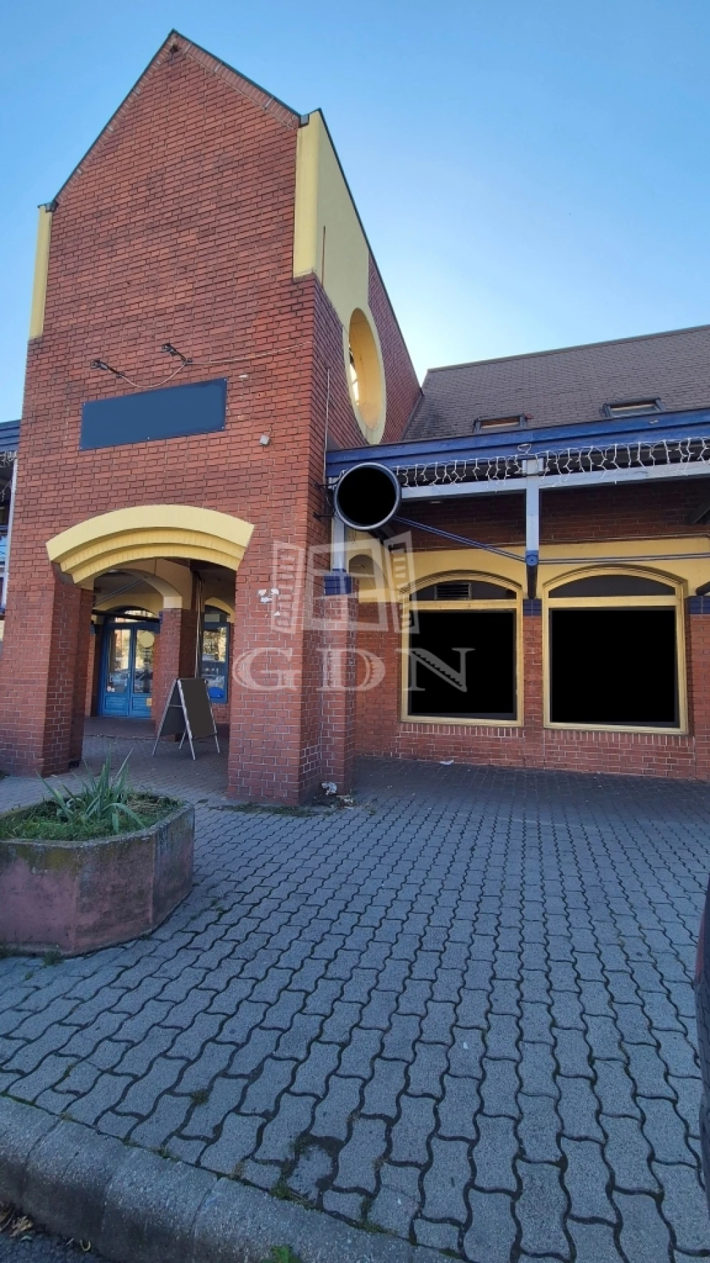 For sale store, Dunaújváros, ÁRCSÖKKENÉS!!!