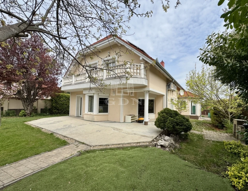 Eladó családi ház, Budaörs, Csendes elegancia