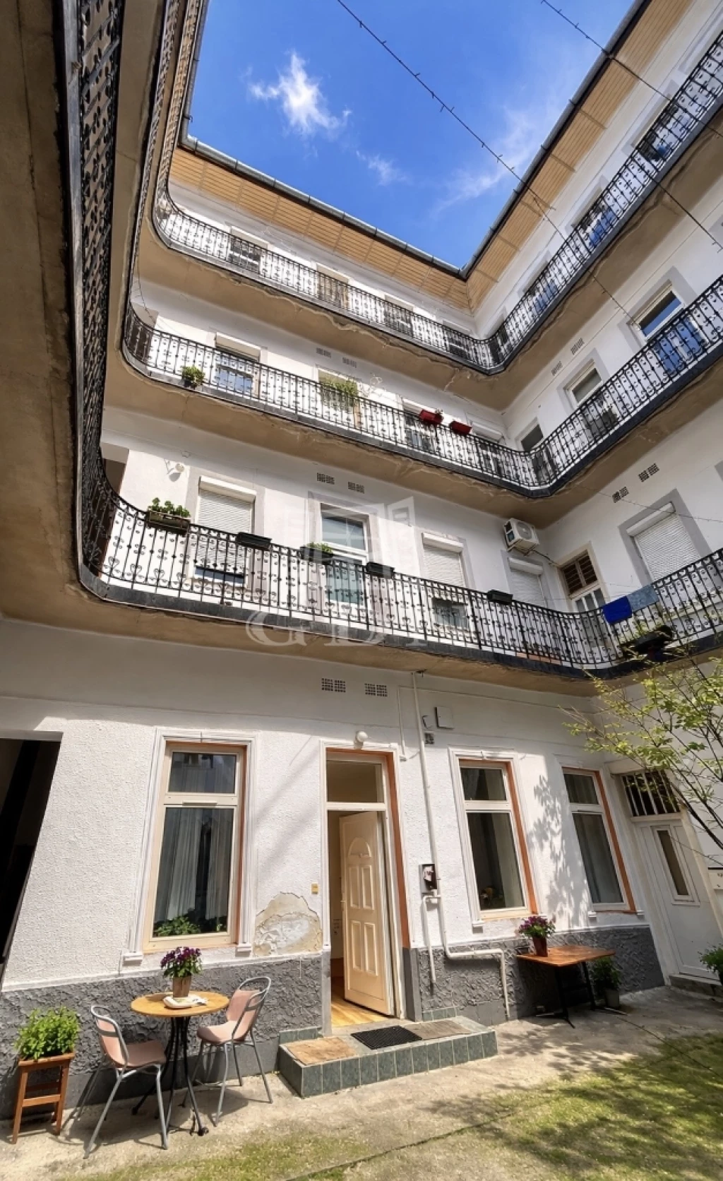 For sale brick flat, Budapest VII. kerület, Nagykörúton kívüli terület, Rottenbiller utca