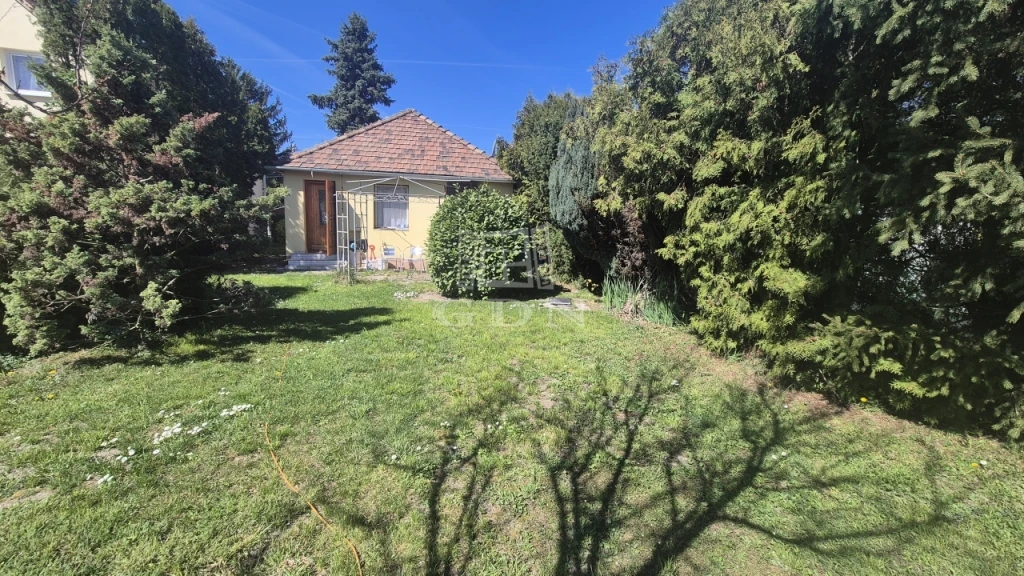 Eladó családi ház, Százhalombatta, Dunafüred, Önálló kertesház panellakás áráért!