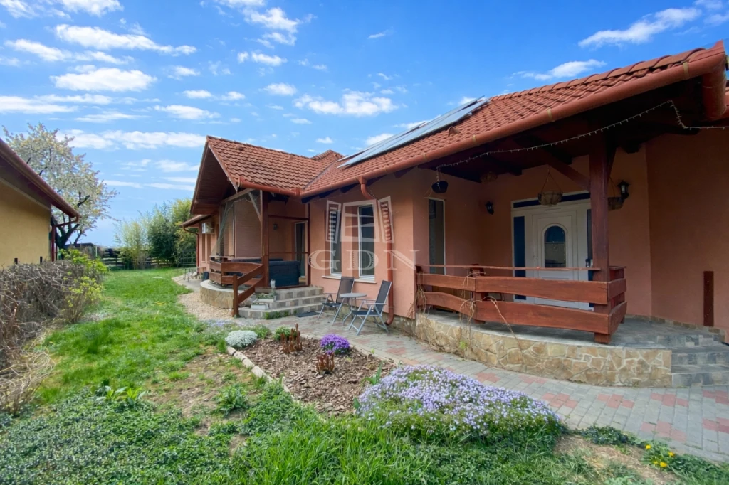 Eladó családi ház, Tárnok, Tárnokliget, Családi birodalom medencével