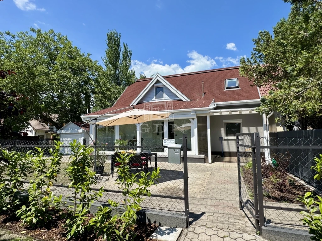 Eladó ikerház, Siófok, Balatonszéplak, Teljeskörűen felújított