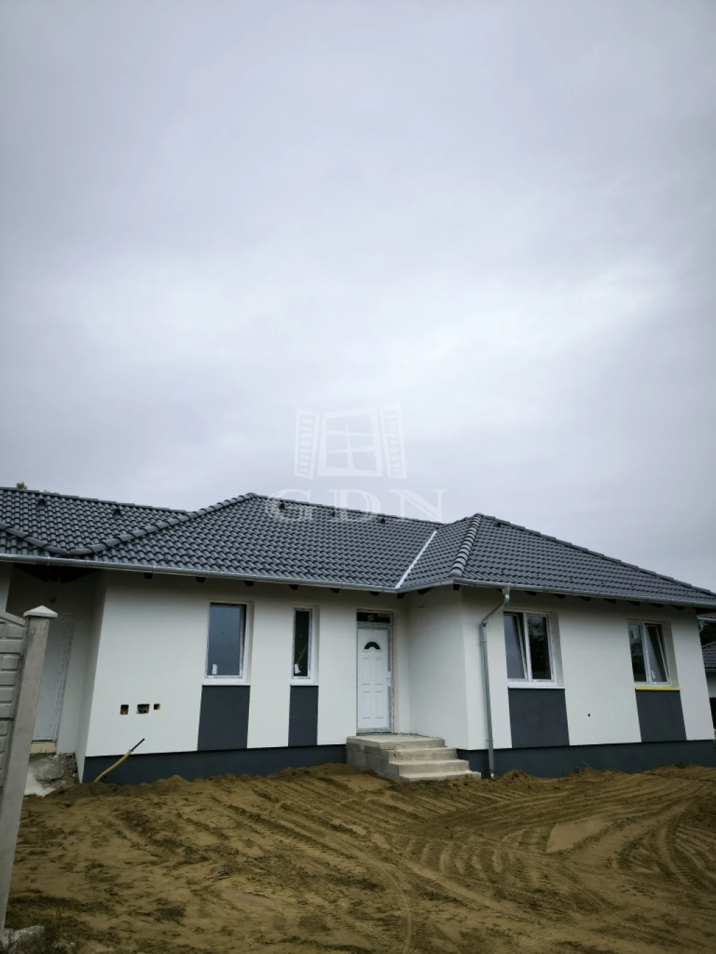 For sale semi-detached house, Őrbottyán, erdő mellett