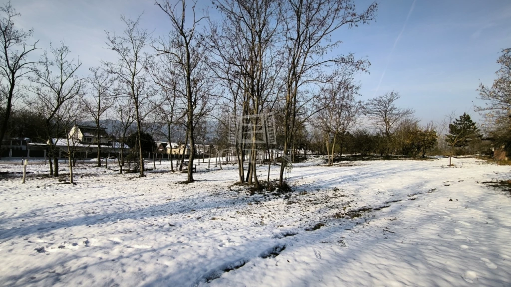 Eladó építési telek, Pócsmegyer, Surány, panorámás részén