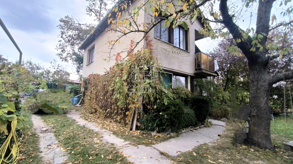 Eladó családi ház, Szigetmonostor, Központ