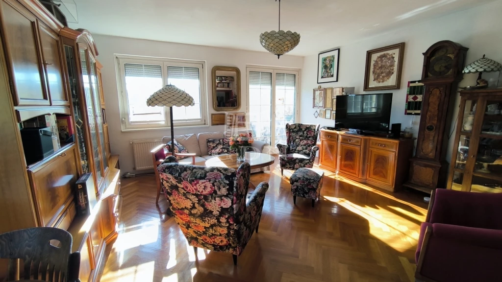 c3-1-name c2-19-name, Budapest III. kerület, Csillaghegy, Dunaparttól 900 méterre