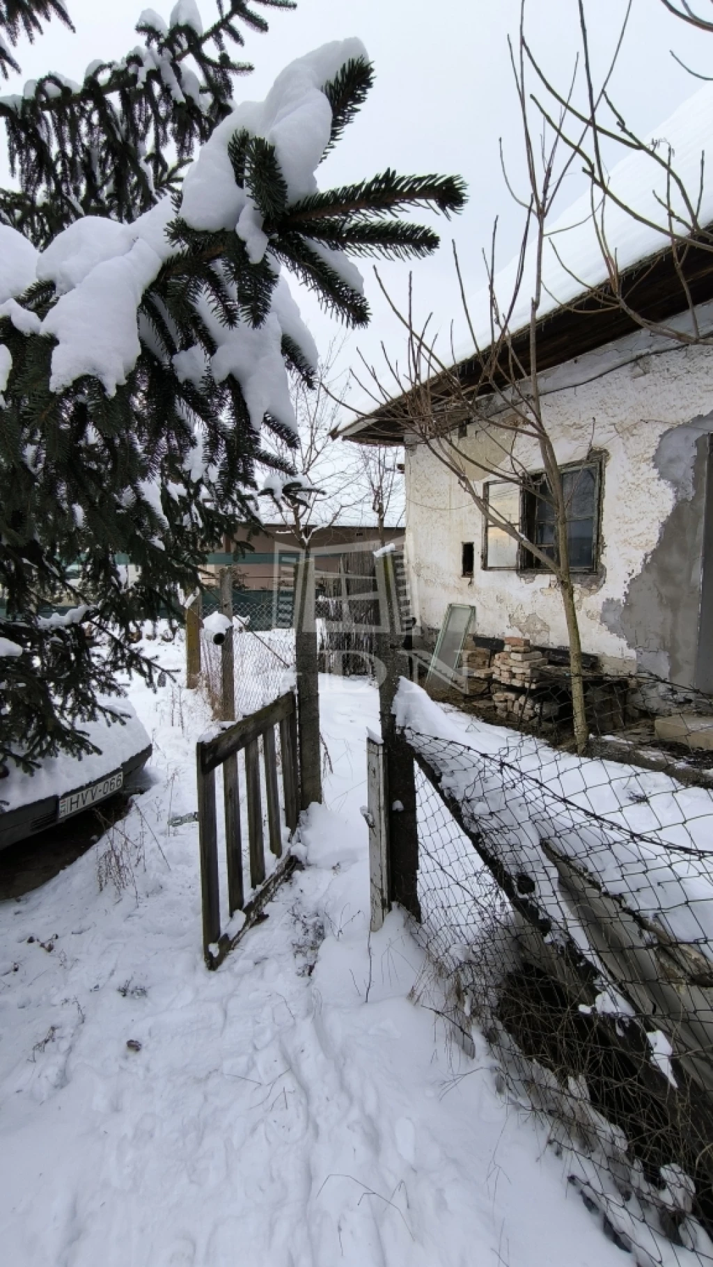 Eladó házrész, Pócsmegyer, Surány, Sziget út közelében