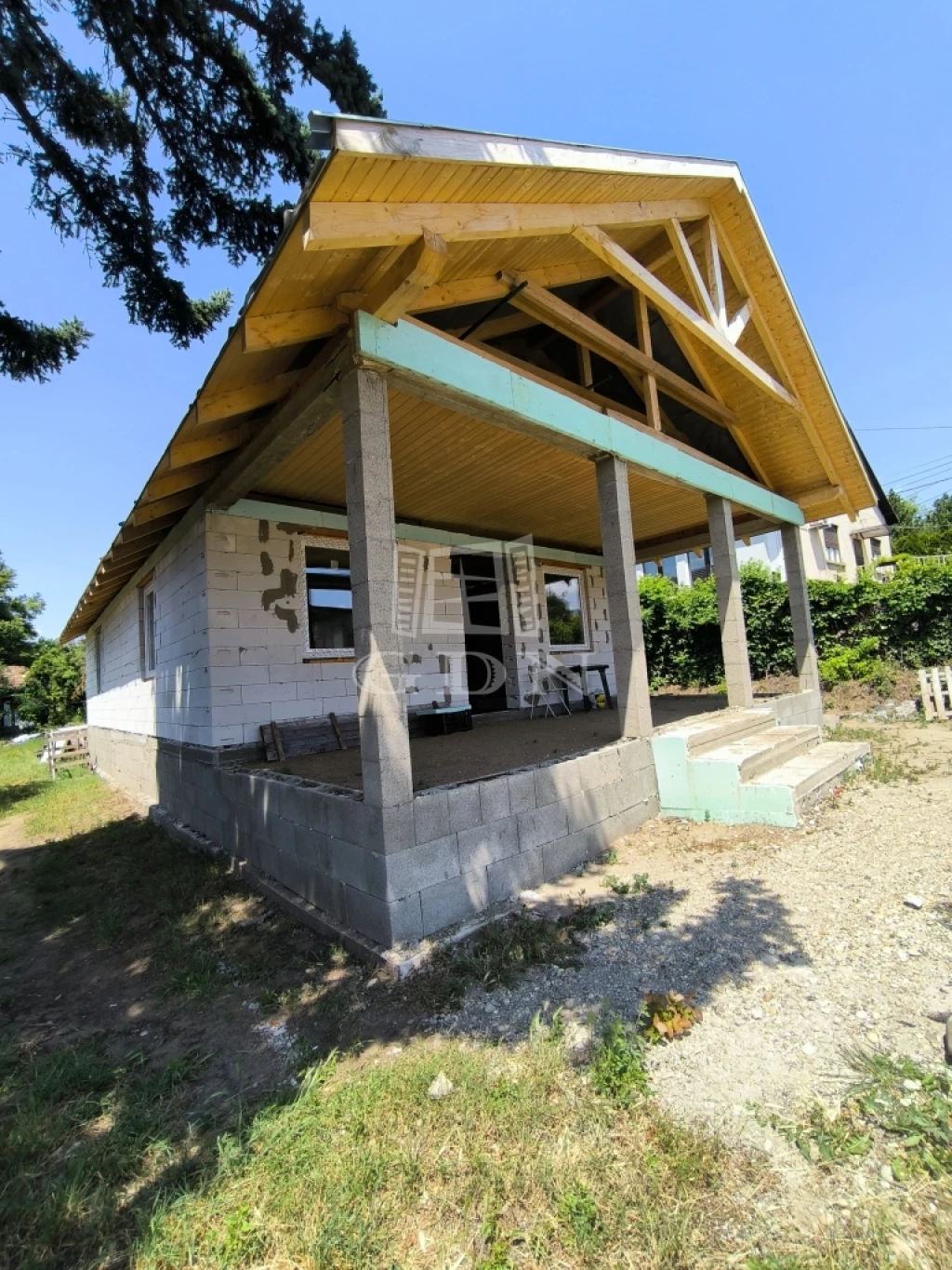 Eladó családi ház, Csörög, csendes utcában