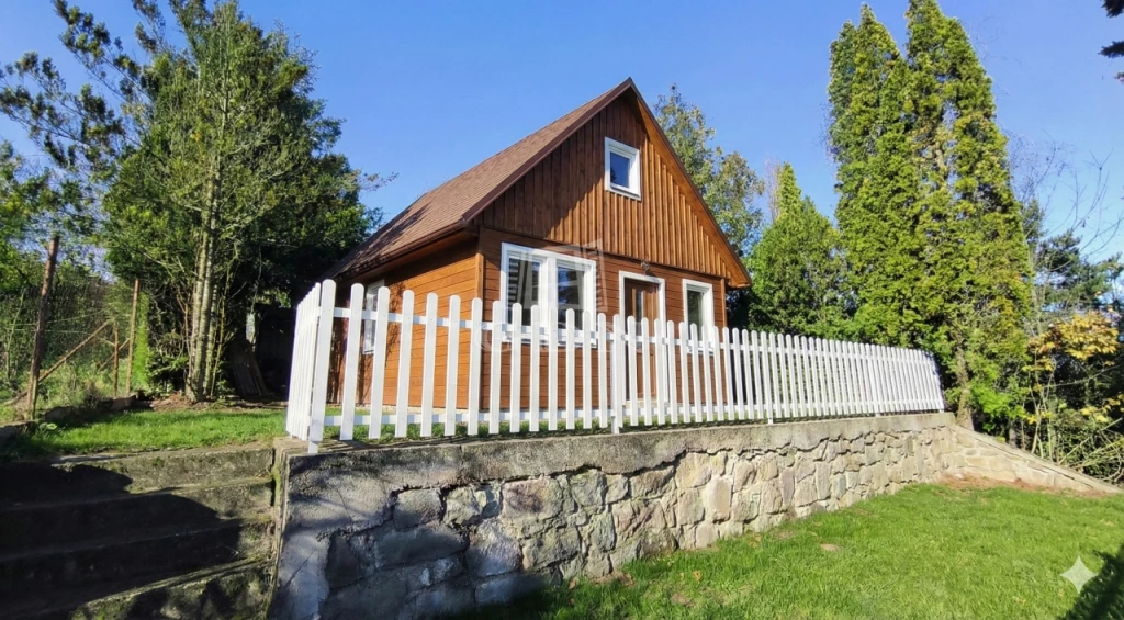 Eladó üdülő, nyaraló, Dunabogdány, könnyen megközelíthető részén