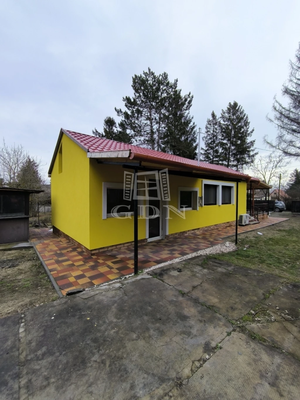 Eladó családi ház, Pócsmegyer, Surány, Pázsit tó közelében