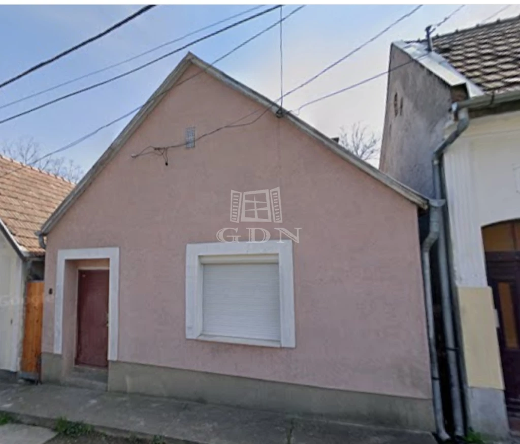 Eladó családi ház, Tahitótfalu, Tahi, 11-es út közelében