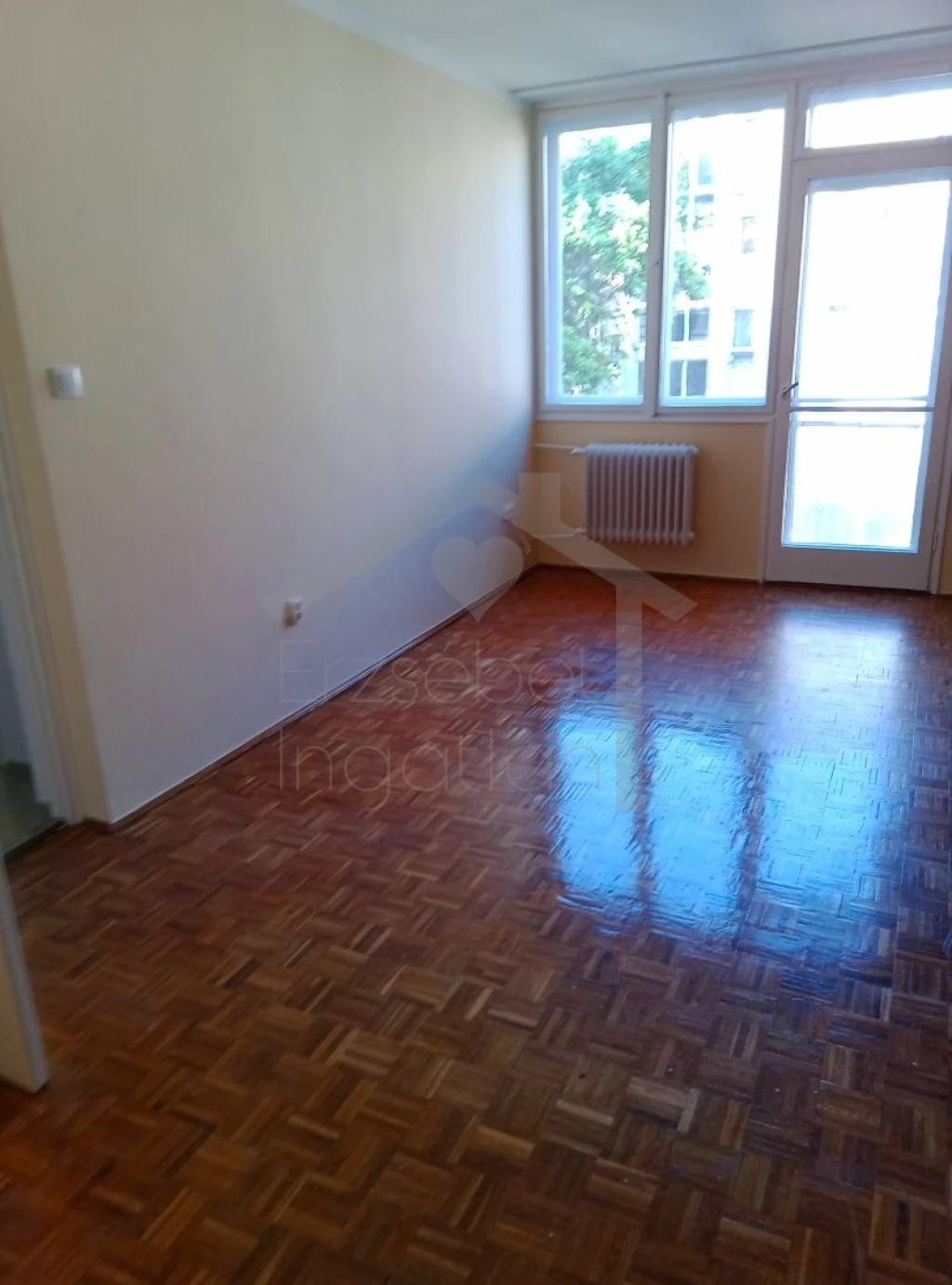 Kiadó 43 m2 tégla lakás, Tatabánya
