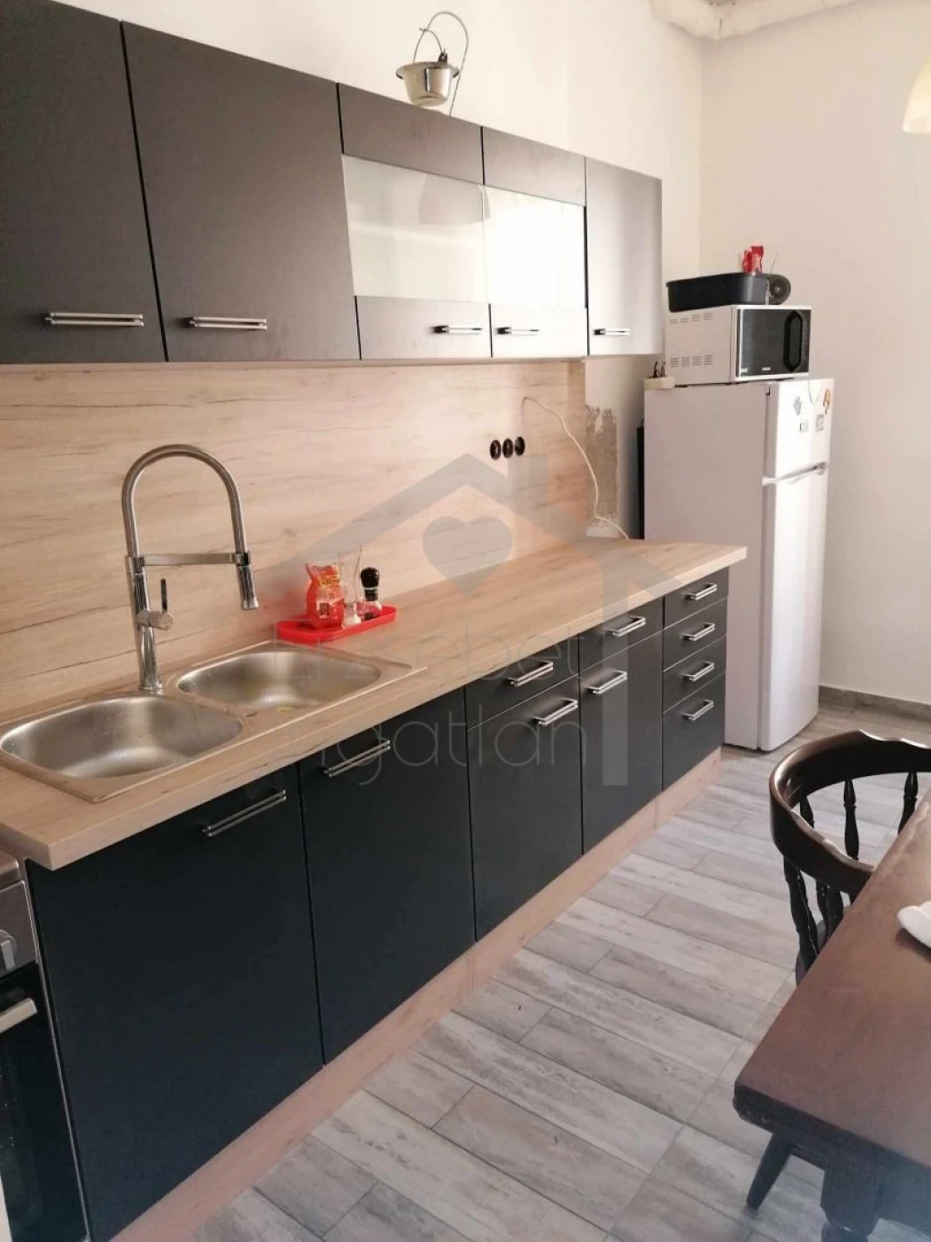 Eladó 67 m2 tégla lakás, Sopron
