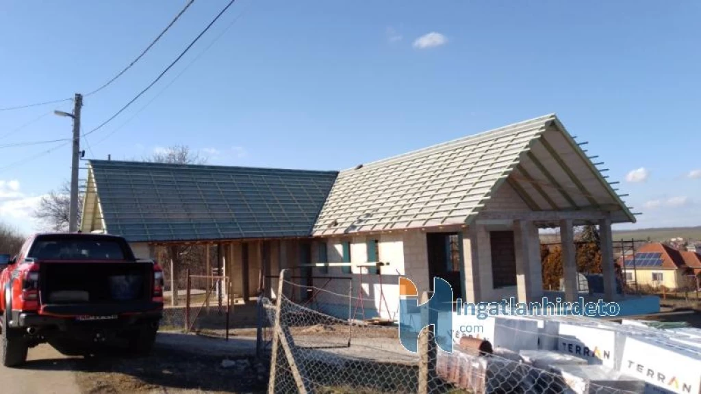 Eladó családi ház, Verseg