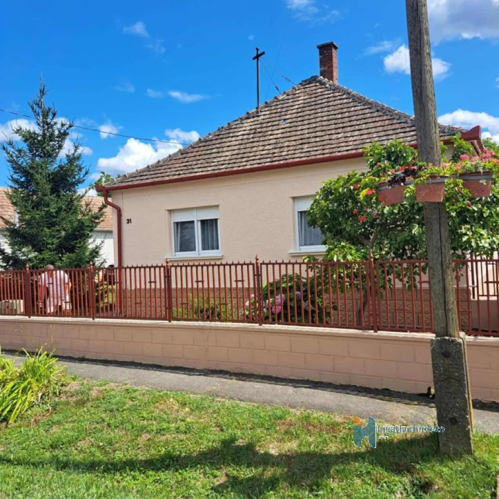 Eladó családi ház, Szalapa