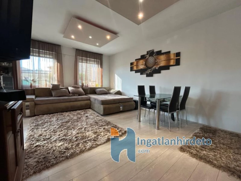 Eladó ikerház, Debrecen, Hatvan utcai kert, Sándor