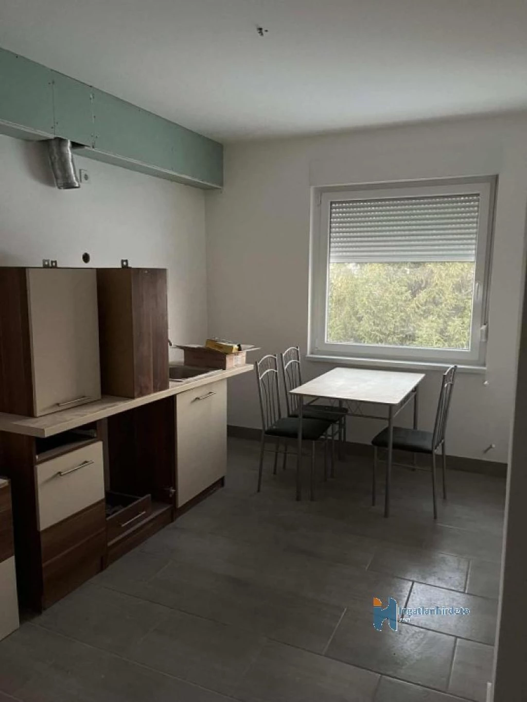 Eladó ikerház, Szűcsi