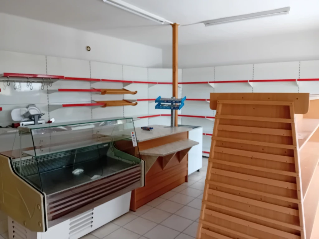 Eladó üzlet, Zalalövő