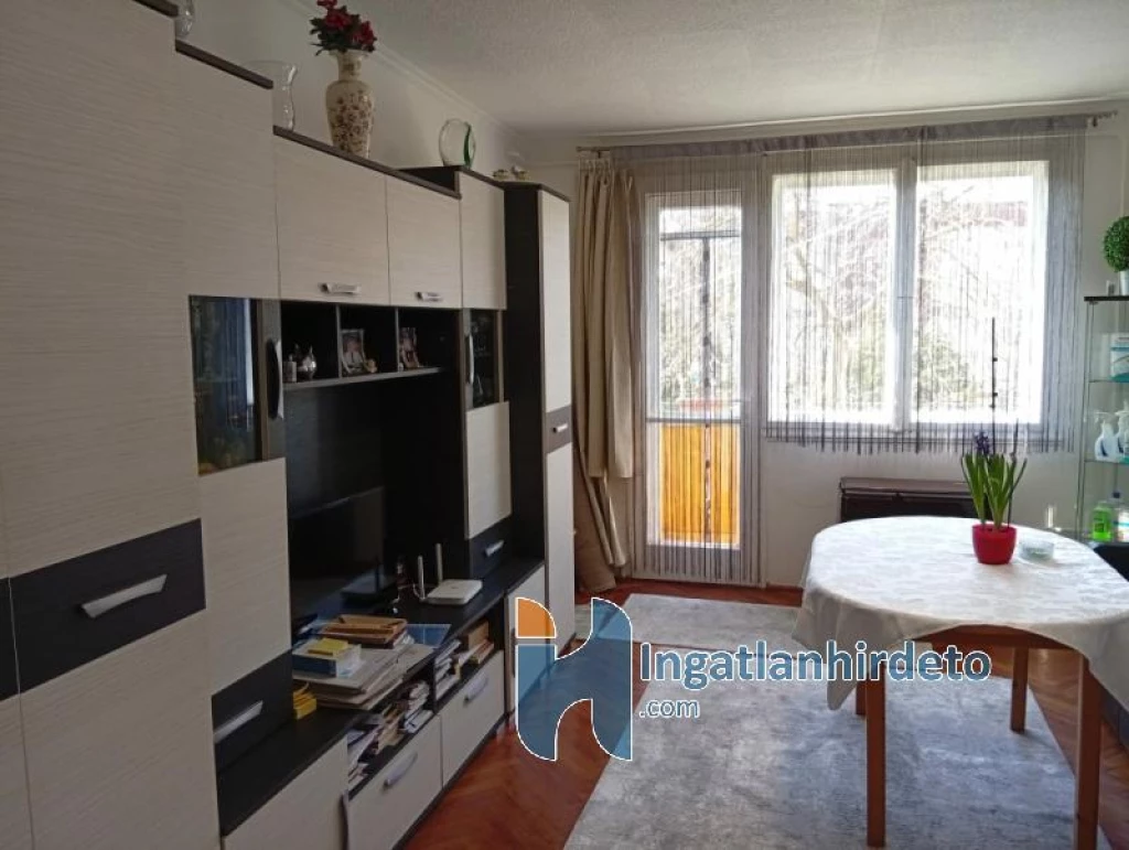 Eladó téglalakás, Jászberény, Városközponti