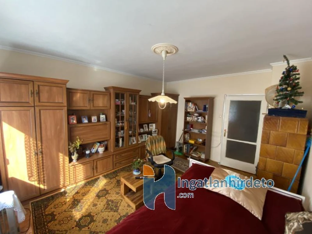 c3-1-name c2-19-name, Gyöngyös, Csalogány 26