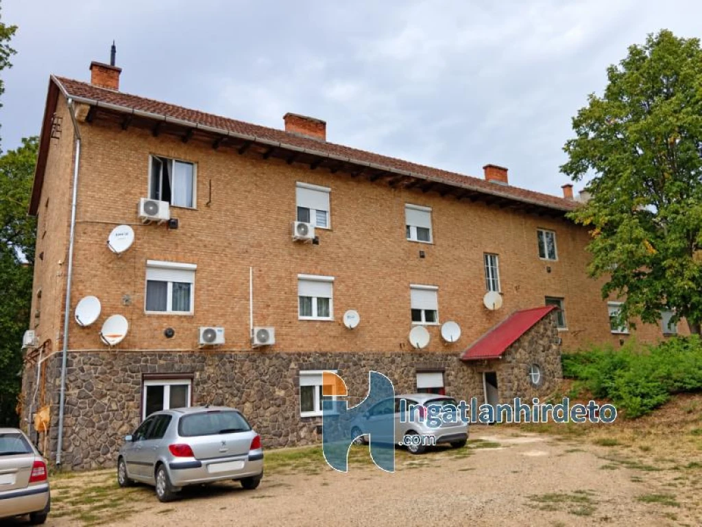 Eladó téglalakás, Petőfibánya, Sport utca