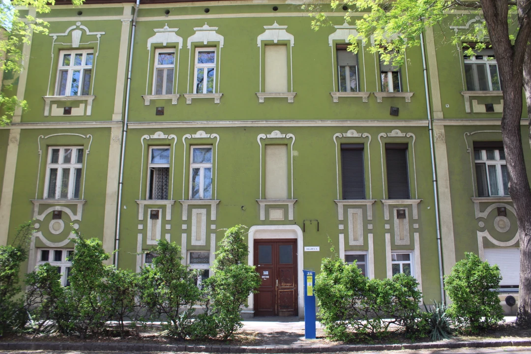 Eladó téglalakás, Szeged, Hullám utca 8