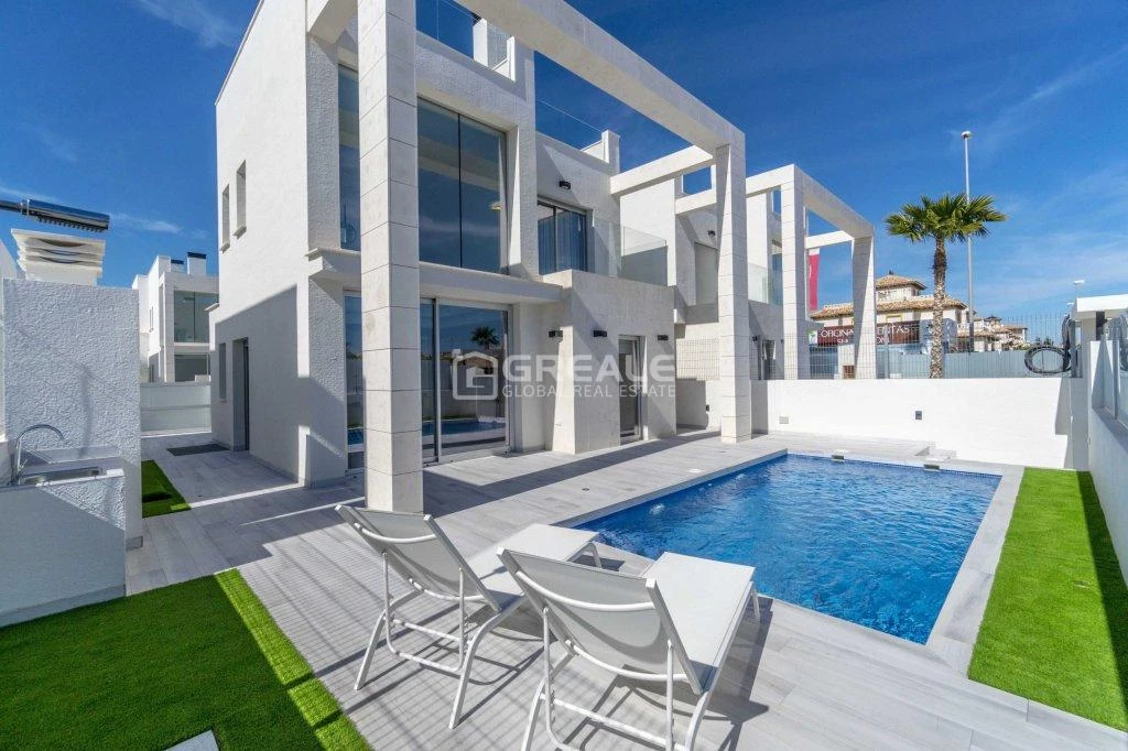 Eladó villa - Lomas de Cabo Roig