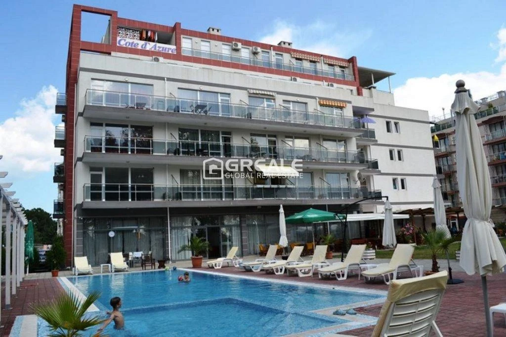 Erkélyes studio apartman medencével és klímával a Naposparton!