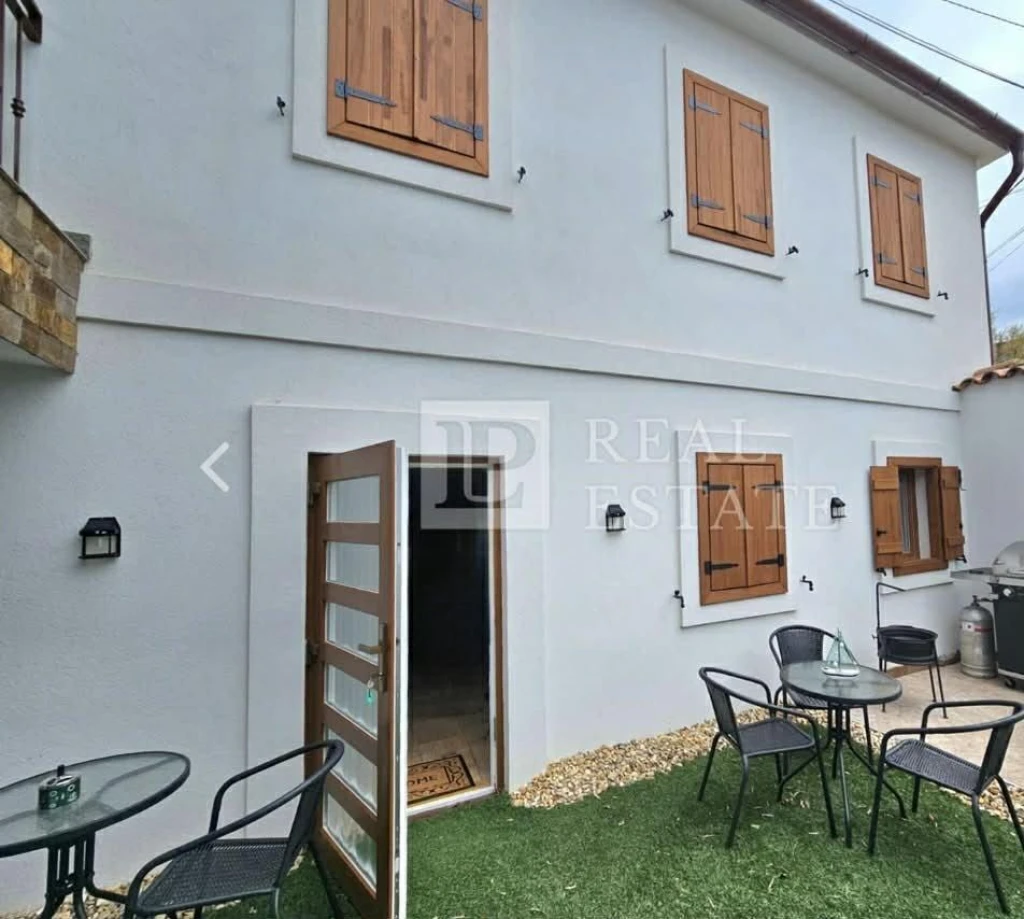 Crikvenica - Autentikus felújitott kőház 3 lakással