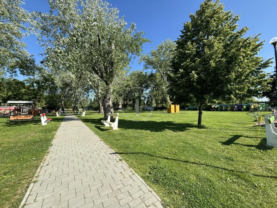 Eladó üdülőtelek, Balatonalmádi, Eötvös utca