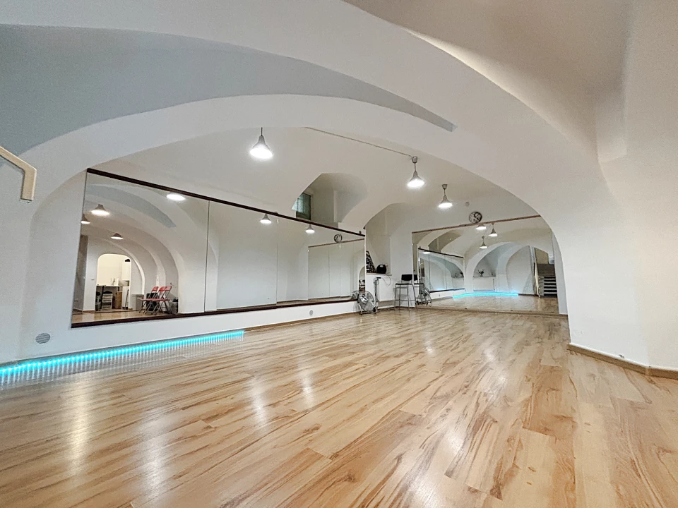 Kiadó üzlet, Budapest XI. kerület