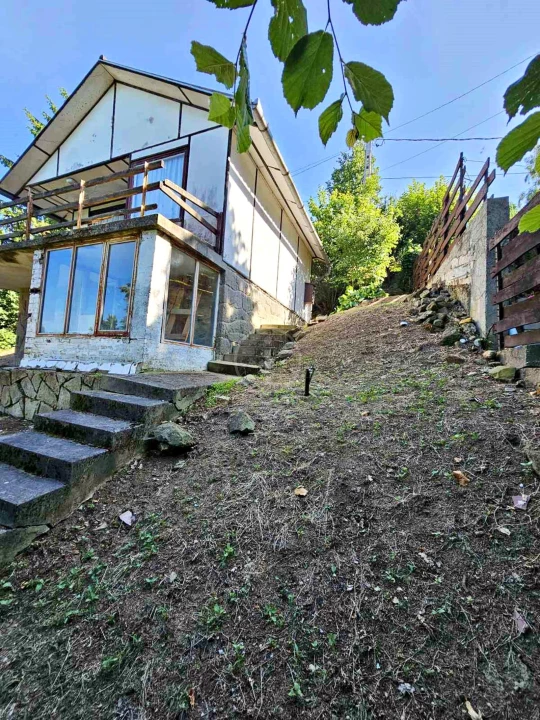 Eladó hétvégi ház, Visegrád