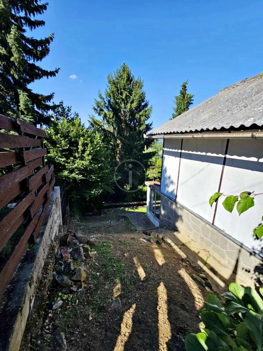 Eladó hétvégi ház, Visegrád