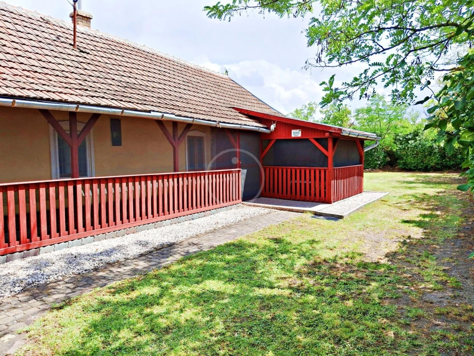 Eladó üdülő, nyaraló, Sarud