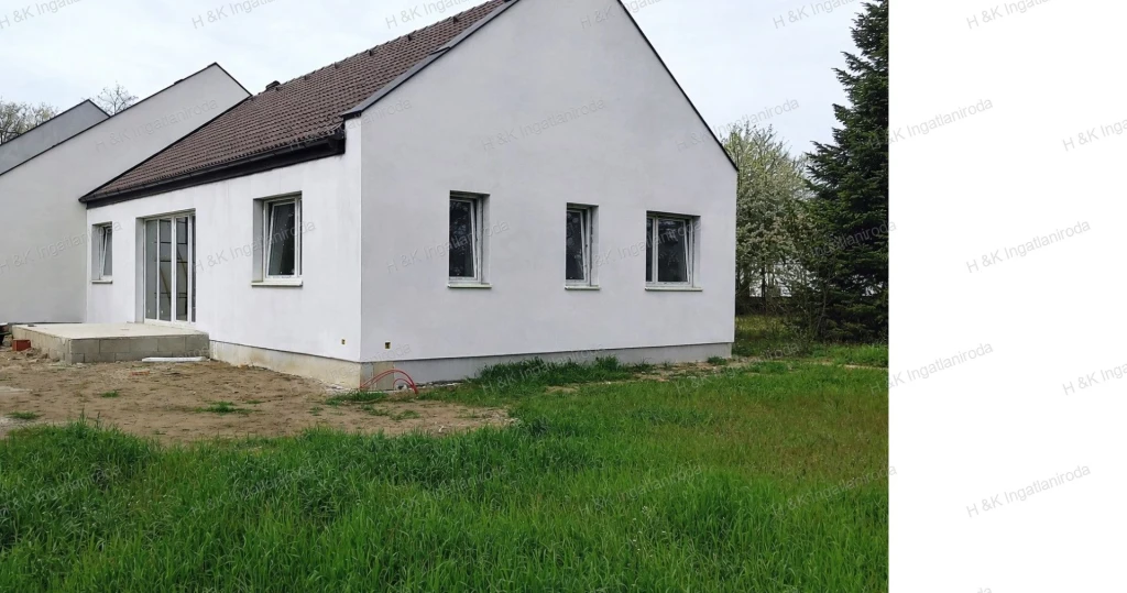 c3-1-name c2-2-name, Veresegyház