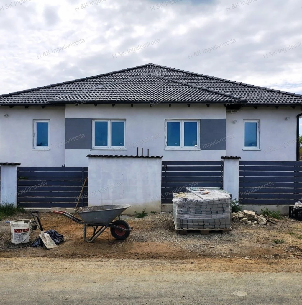 4602: Nappali + 3 szobás, új építésű ikerház Őrbottyánban!!