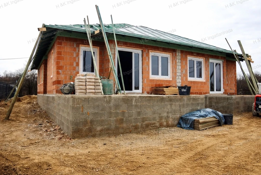 c3-1-name c2-2-name, Őrbottyán