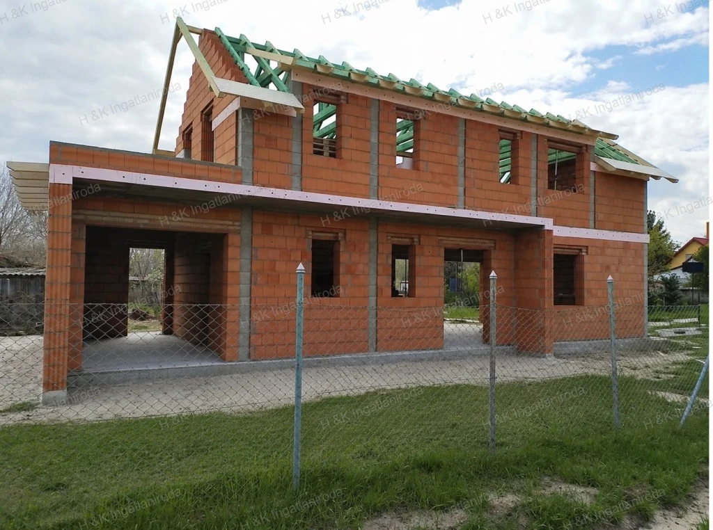 4682: Modern, energiatakarékos családi ház eladó Göd kiemelt részén