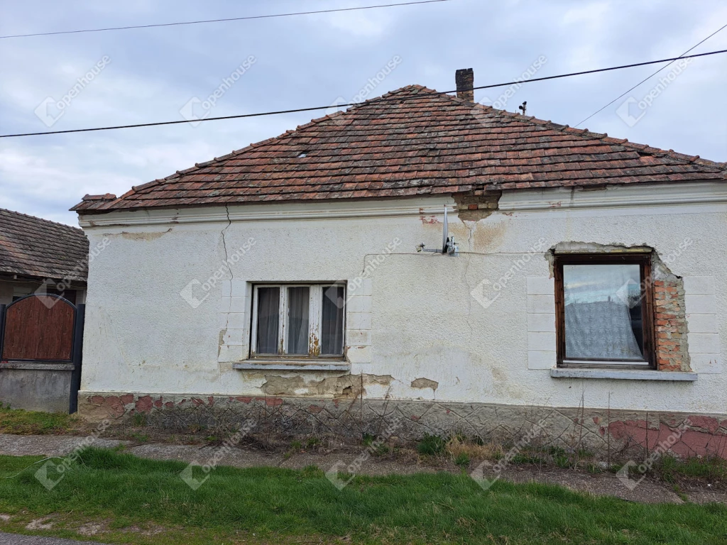 For sale house, Koroncó, Arany János utca