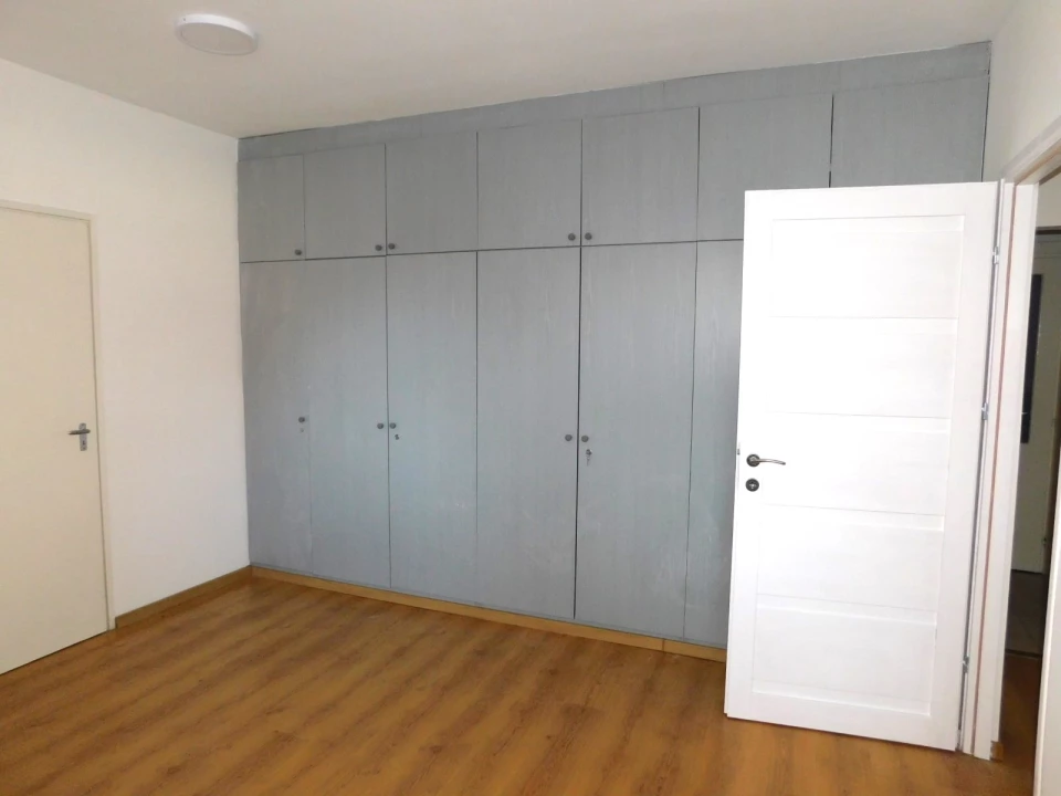 Kecskemét belvárosában, a posta közelében, Irodaházban, I.em, 14m2-es iroda kiadó