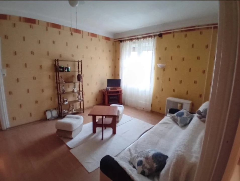 For sale brick flat, Kecskemét