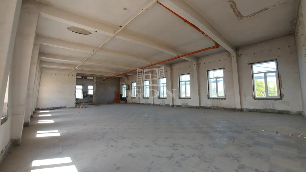 Kiadó üzlet, Budapest X. kerület, Újhegy, Gyömrői út