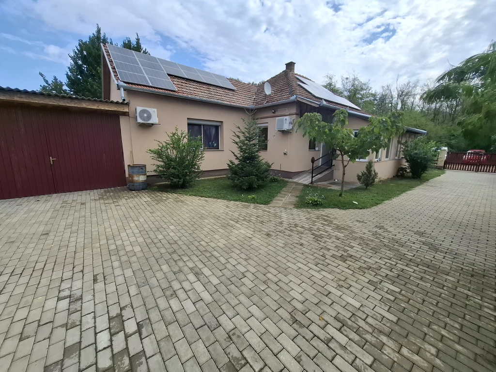 Eladó családi ház, Petőfiszállás