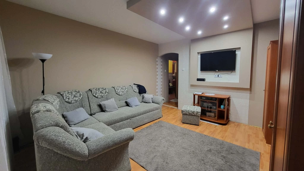 Eladó társasházi lakás, Kiskunfélegyháza, Dr. Holló Lajos utca